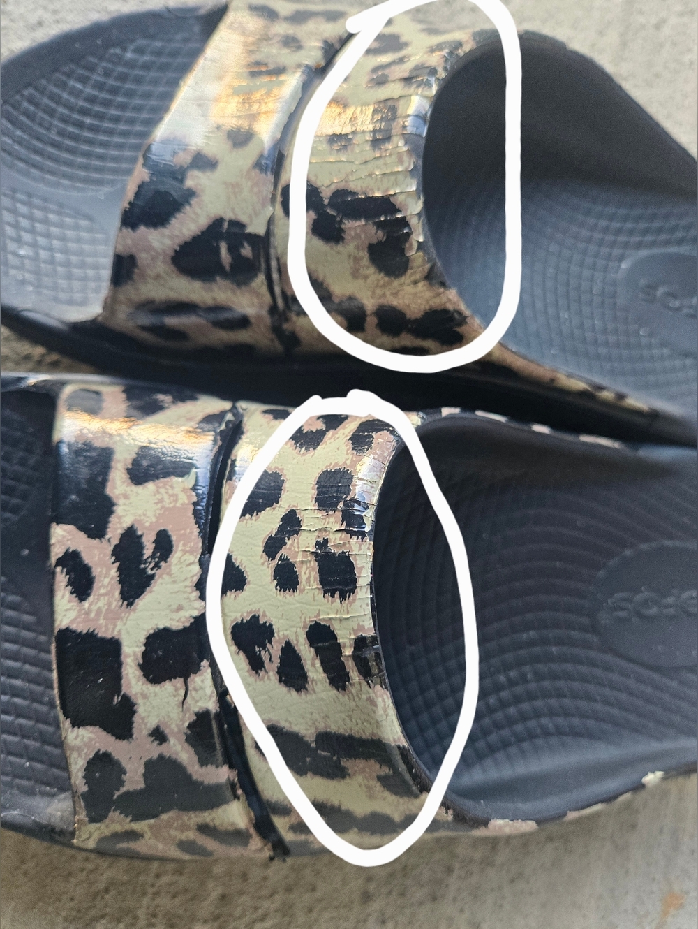 OOFOS Black Footbed with Gold Leopard-Print Strap - Picture 3 of 5